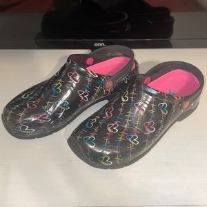 Any wear- Slip resistant nursing clogs